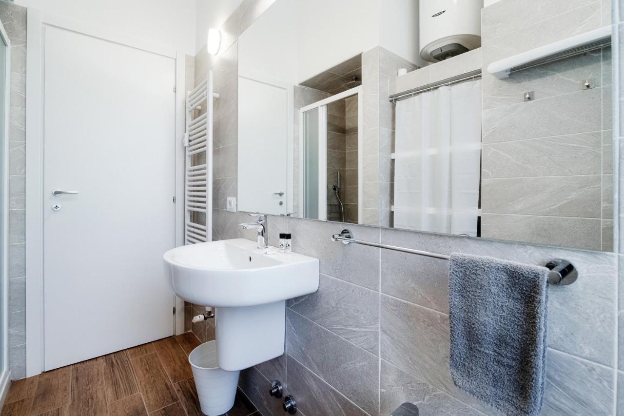 White Loft Como Central - The House Of Travelers Экстерьер фото