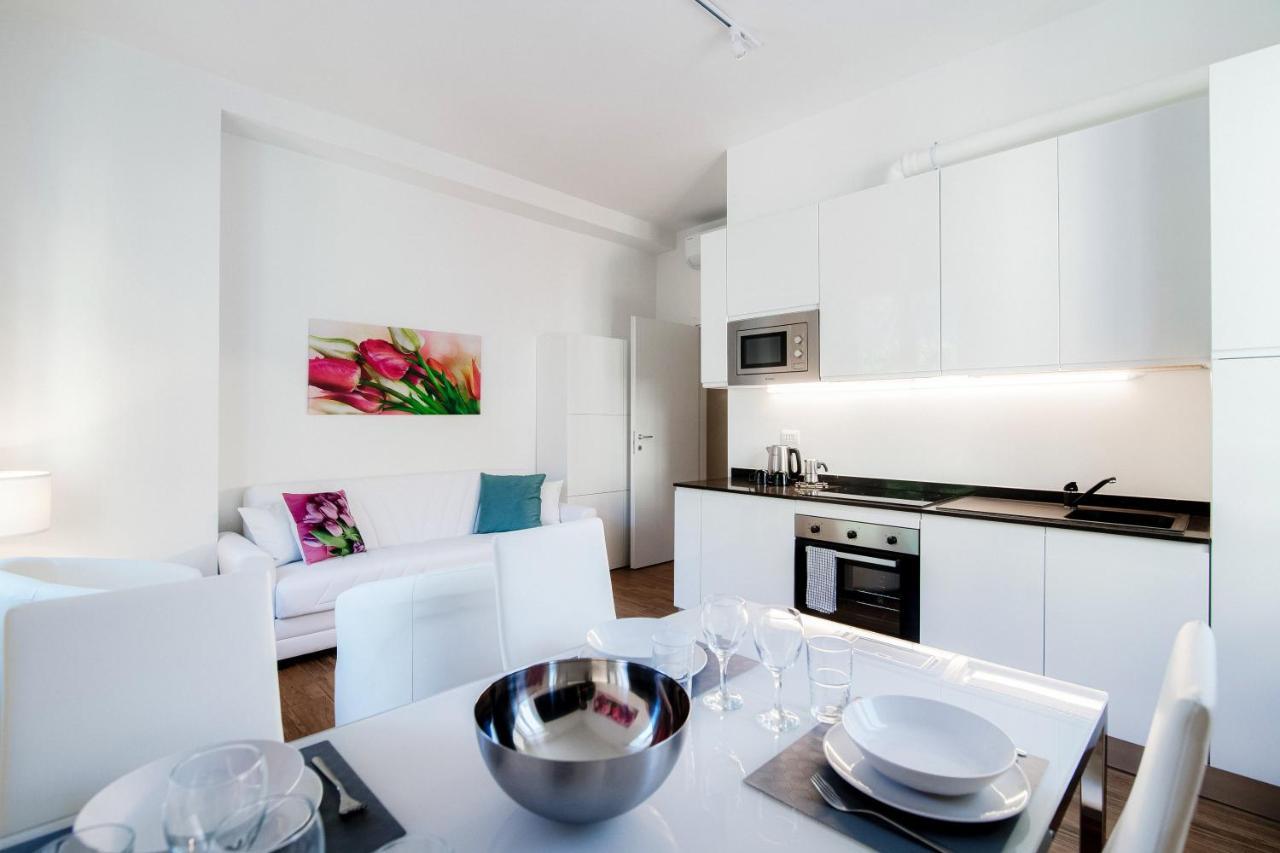 White Loft Como Central - The House Of Travelers Экстерьер фото