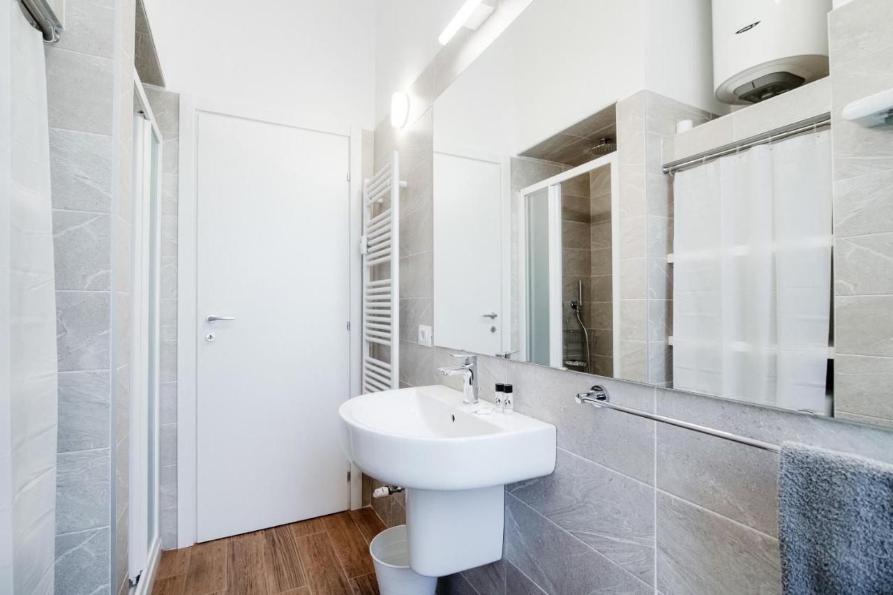 White Loft Como Central - The House Of Travelers Экстерьер фото